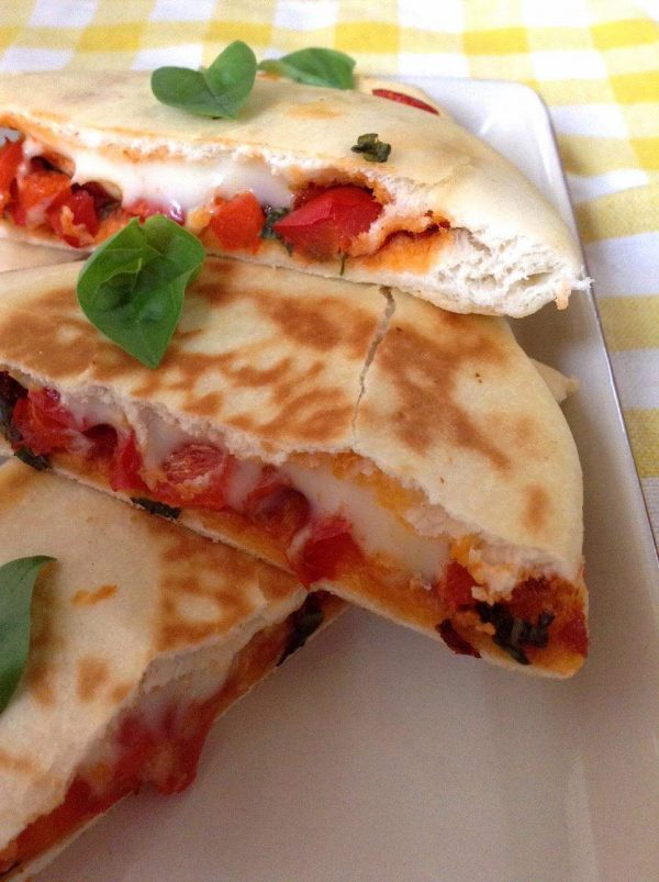 Quick lunchbox recipe: Pita pocket pizza sandwich | Saffron Trail